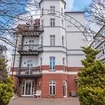 Imperial Ruegen Отель Остзебад Бинц