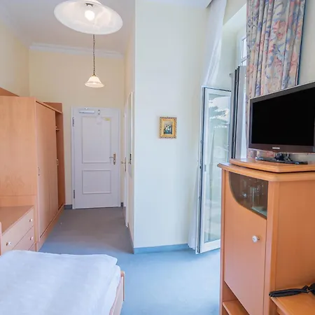 Hotel Imperial Komforthotel Garni 3*