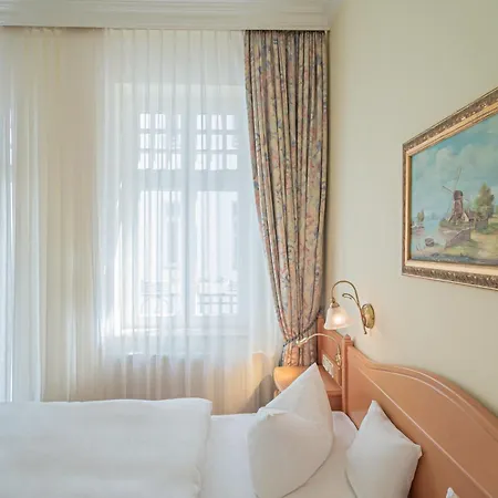 Hotel Imperial Komforthotel Garni 3*